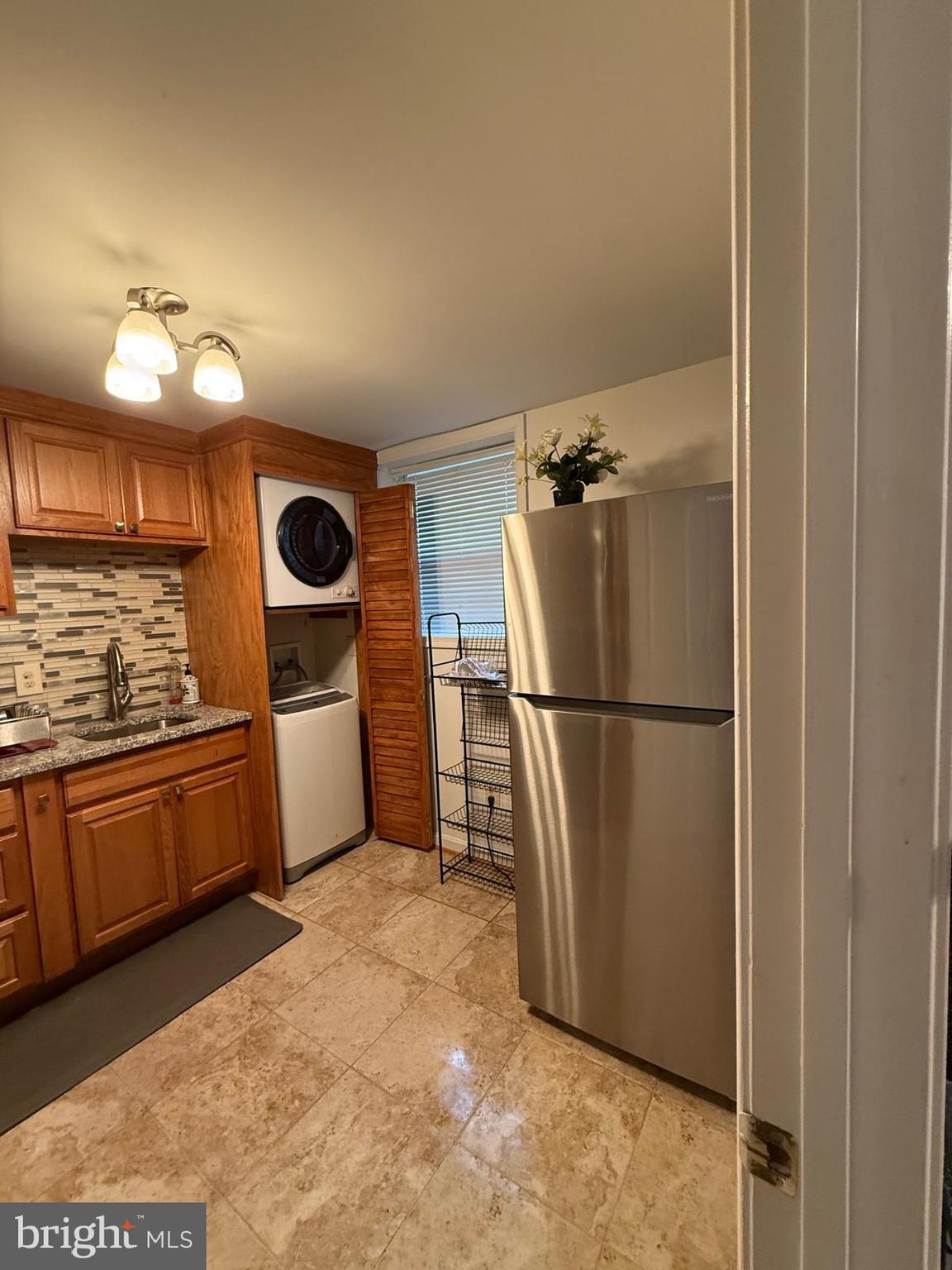 20920 SOLOMONS -BASEMENT ONLY COURT