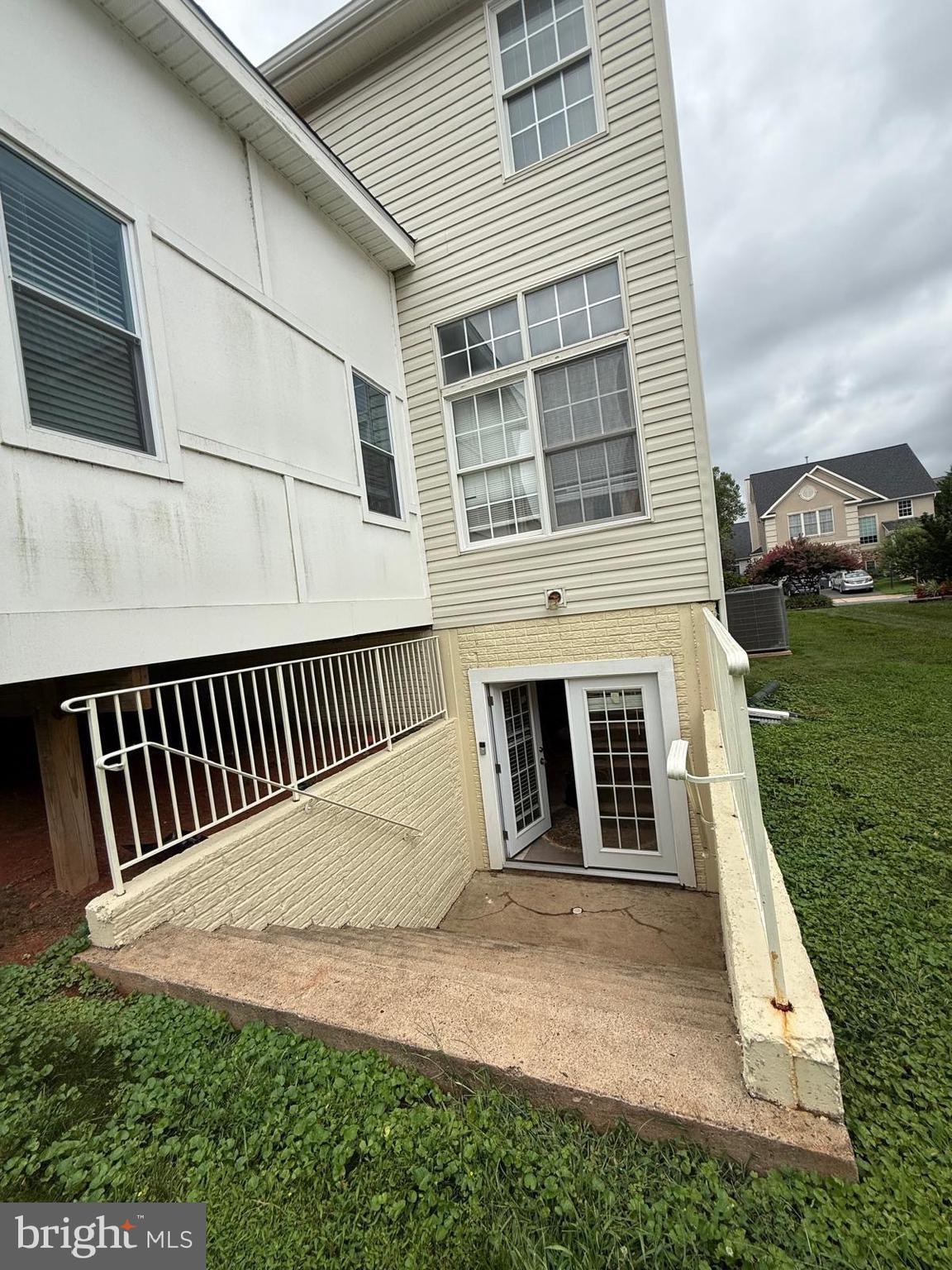 20920 SOLOMONS -BASEMENT ONLY COURT