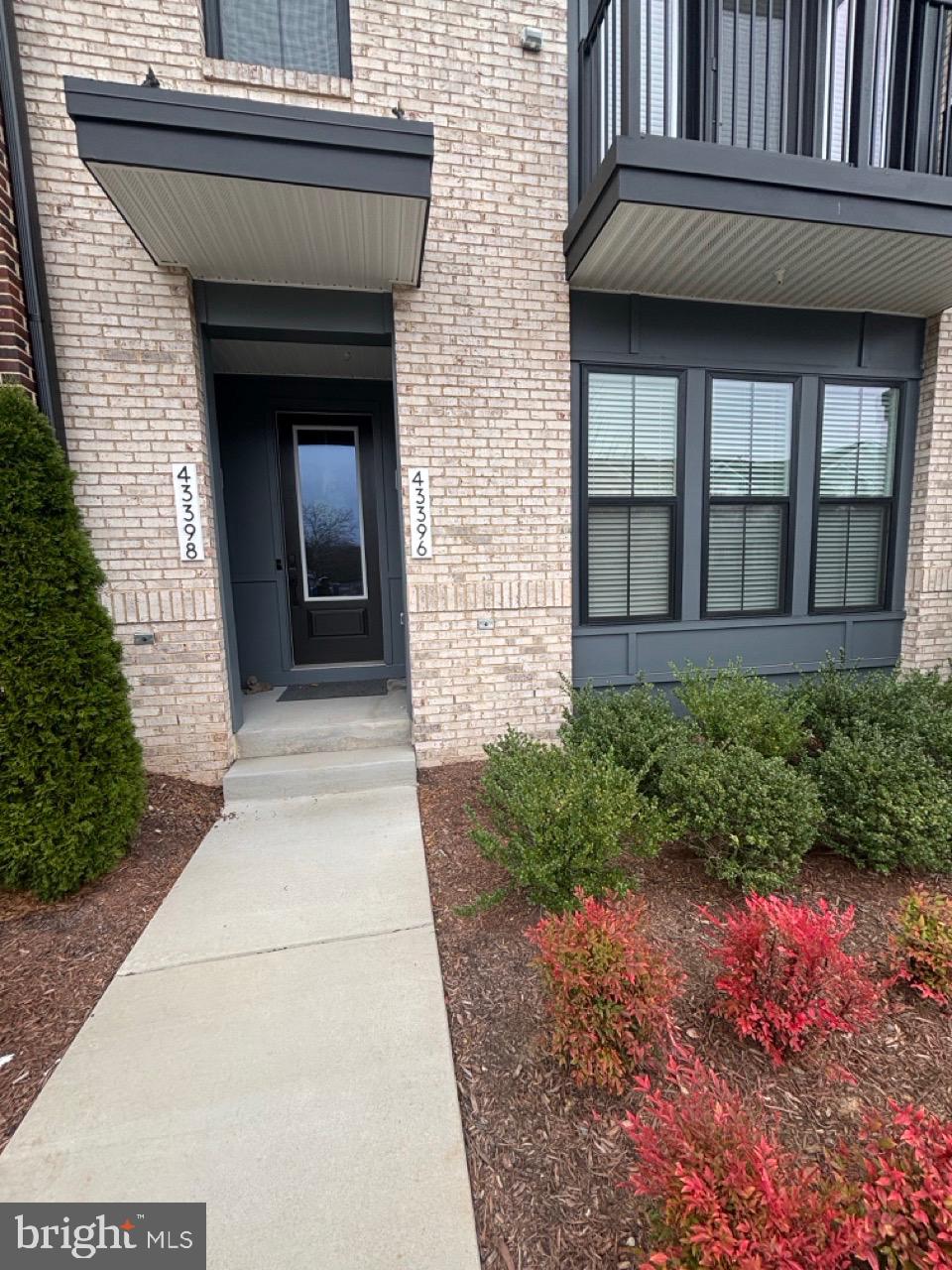 43396 FARRINGDON SQUARE