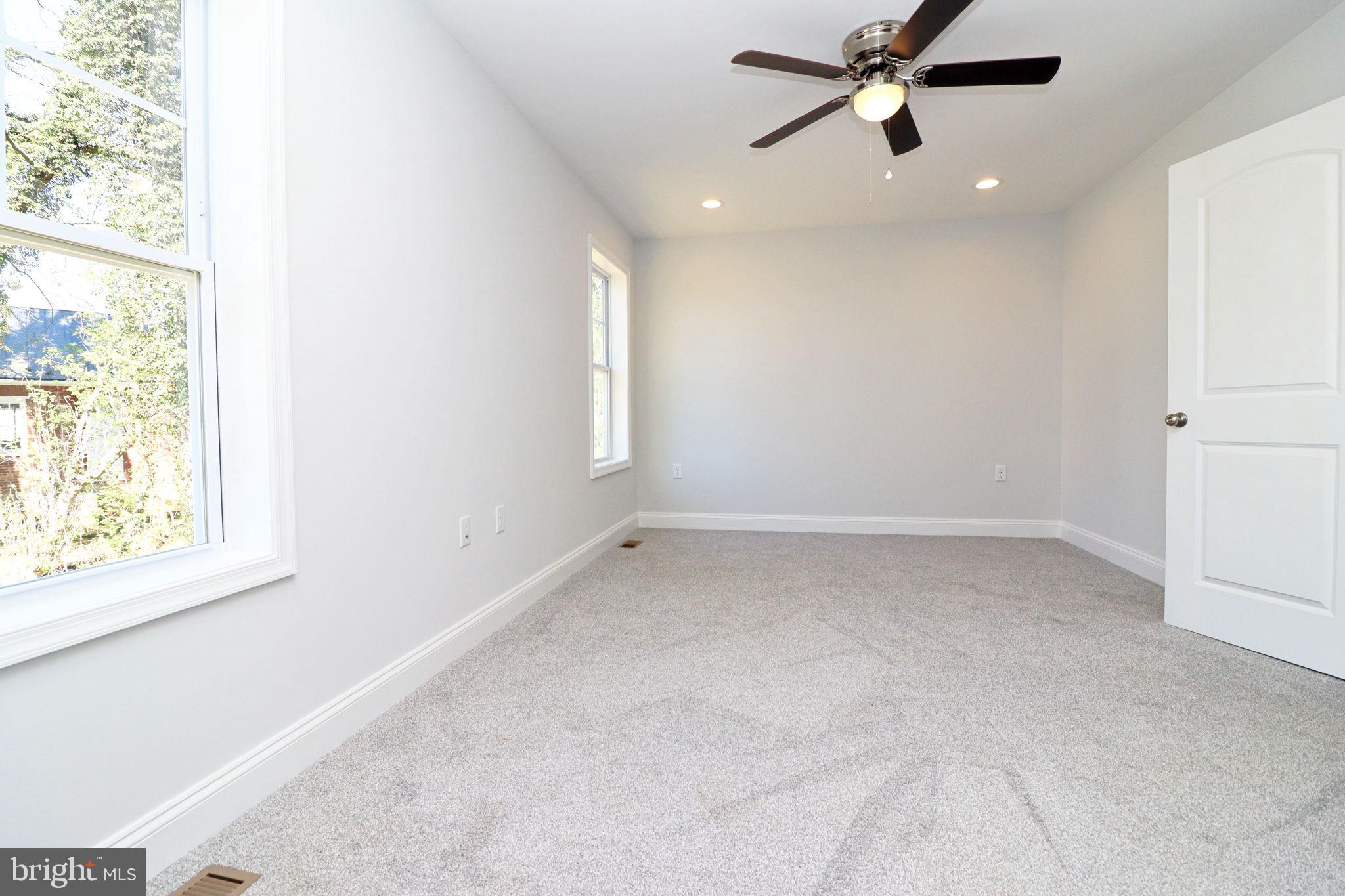 828 Washington Street St W