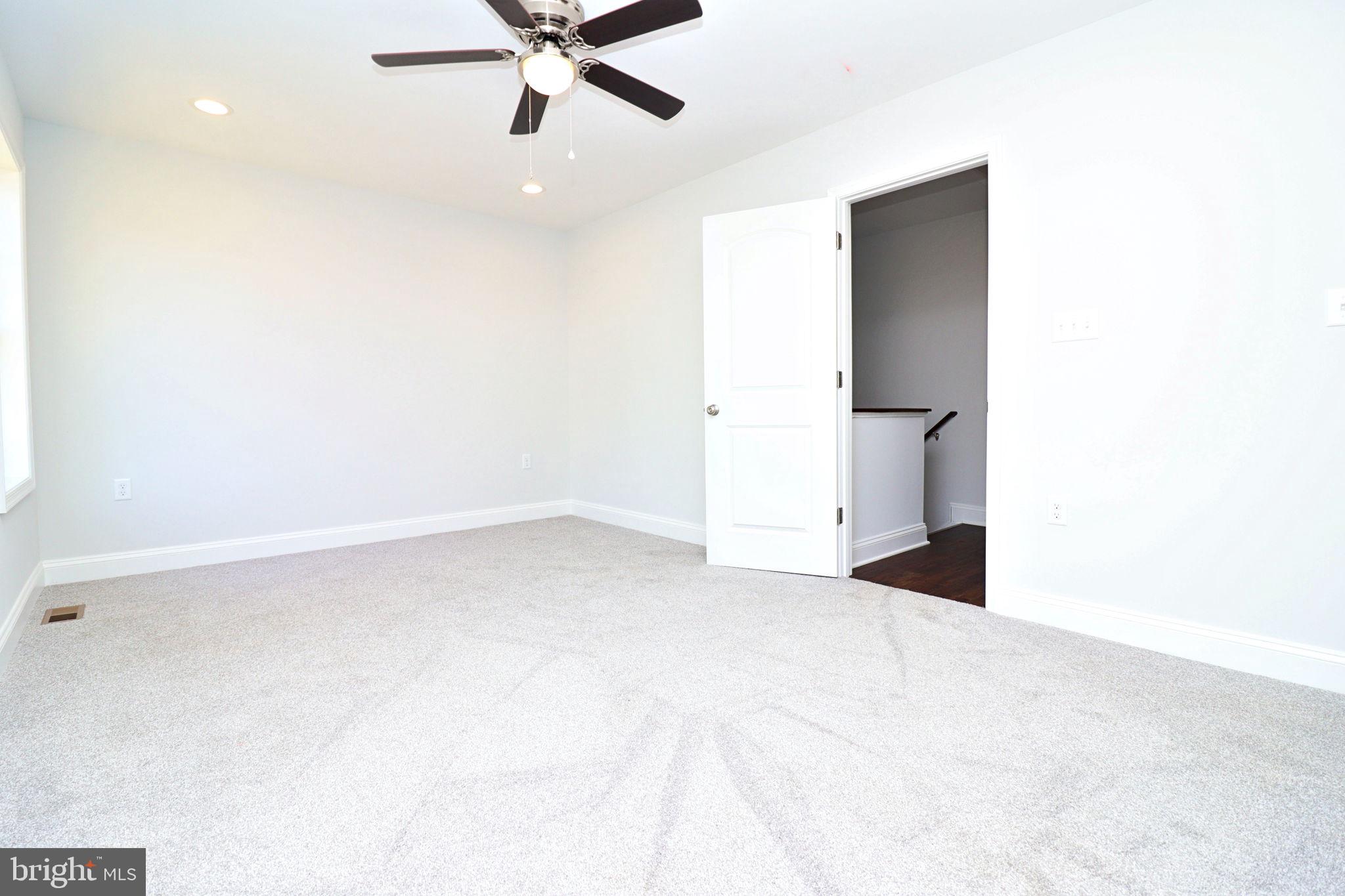 828 Washington Street St W