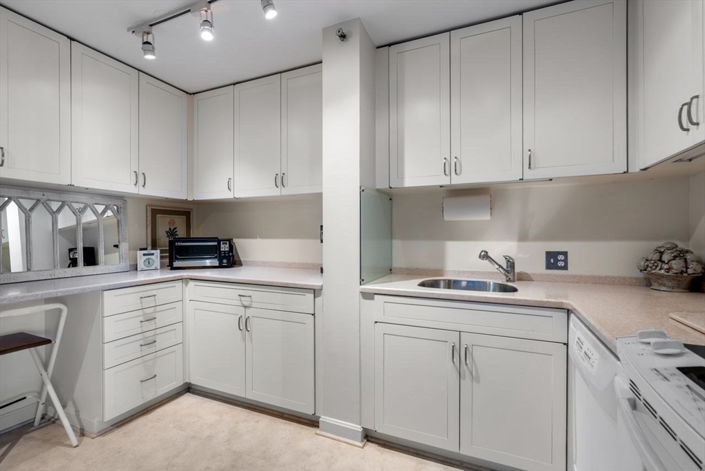 180 Beacon Street # 16G