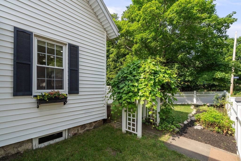 32 Stocker Avenue