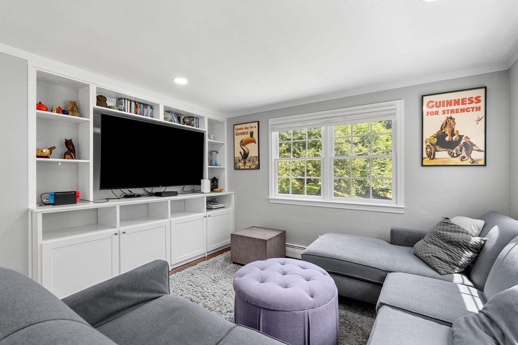 13 Conrad Cir