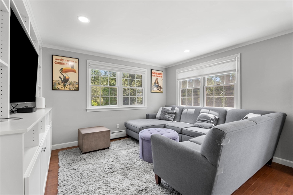 13 Conrad Cir