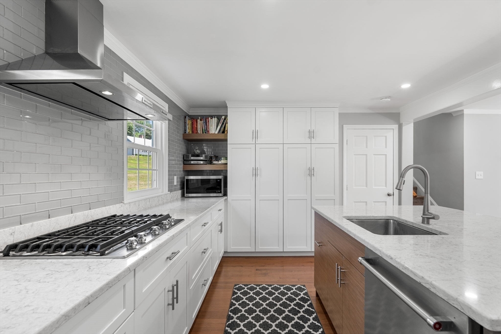 13 Conrad Cir
