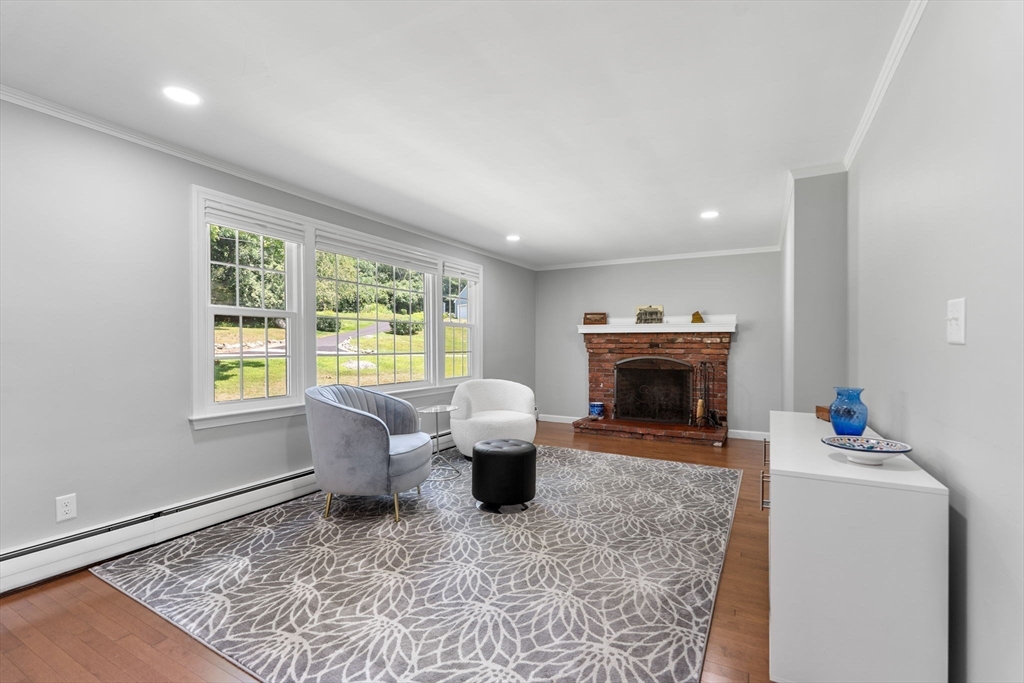 13 Conrad Cir