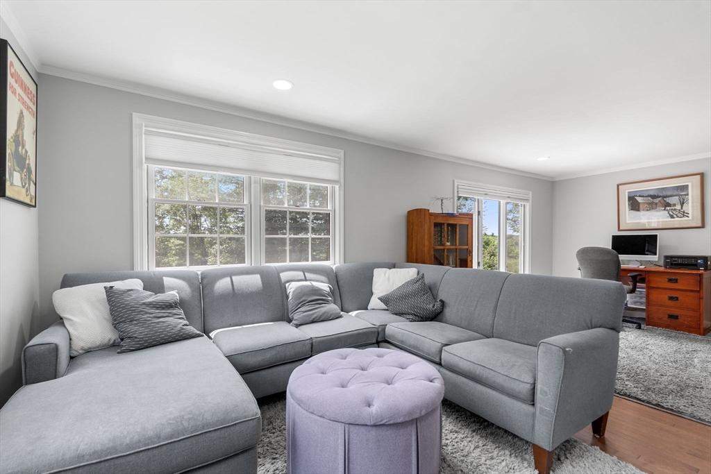 13 Conrad Cir