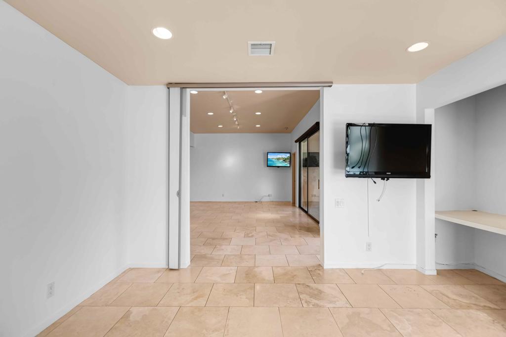 487 N Calle Rolph