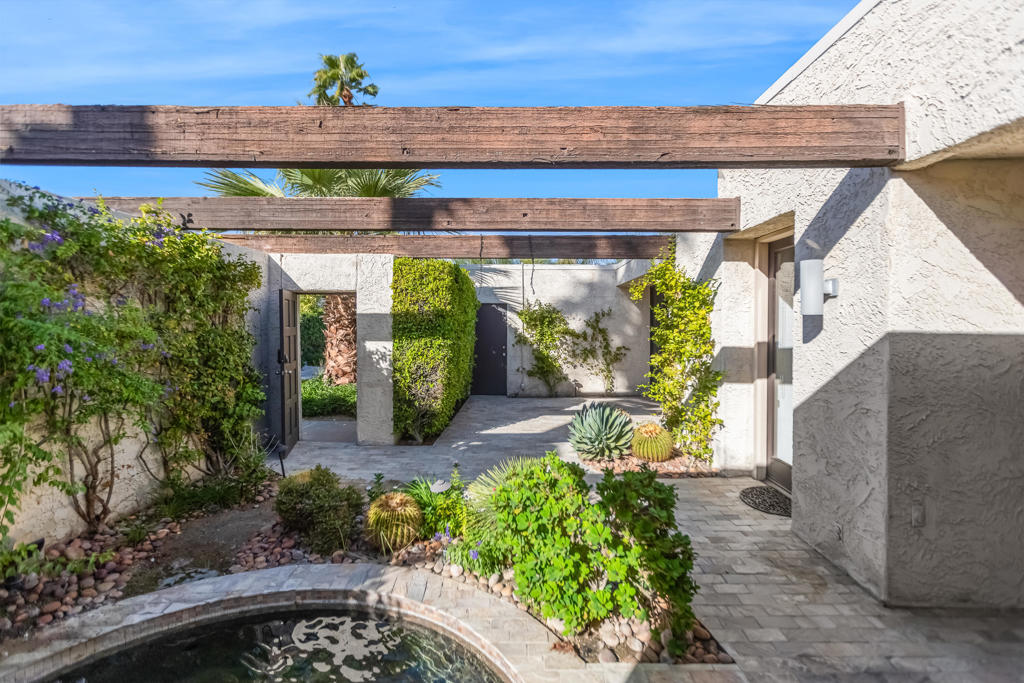487 N Calle Rolph