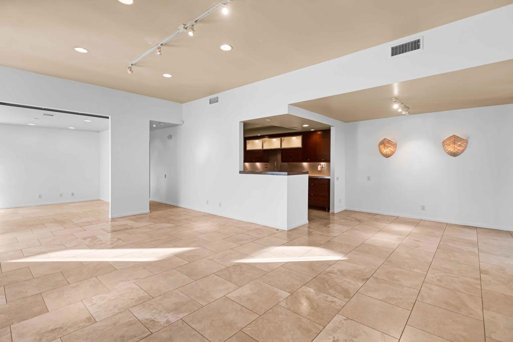 487 N Calle Rolph