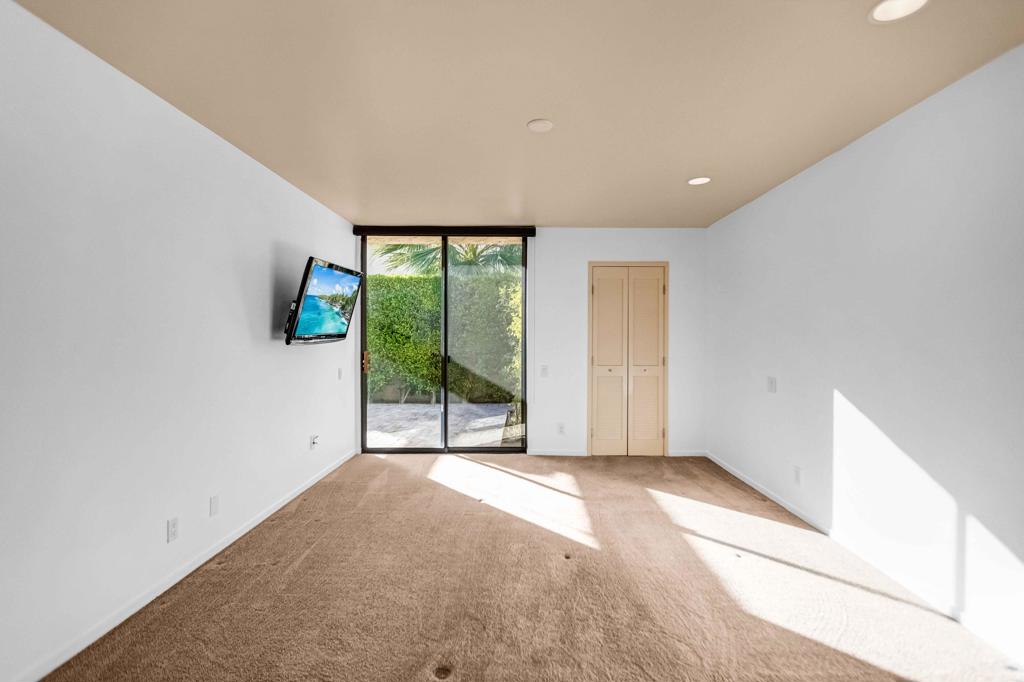 487 N Calle Rolph