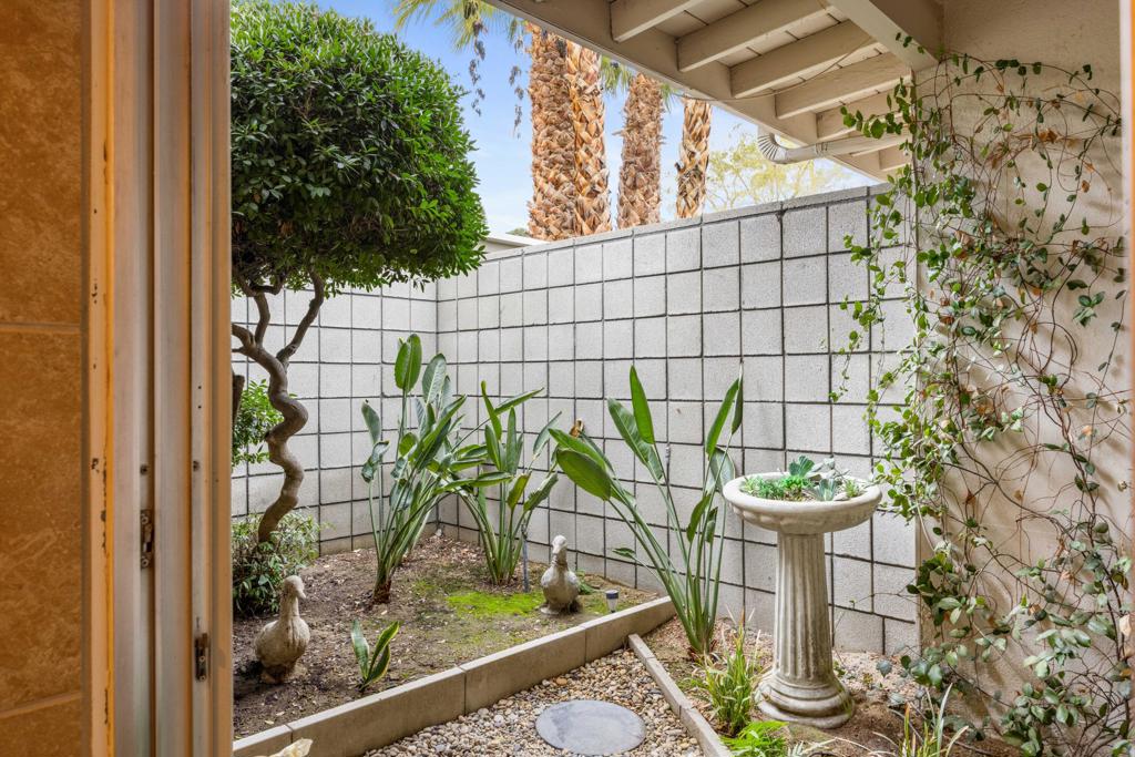 5369 E Lakeside Drive