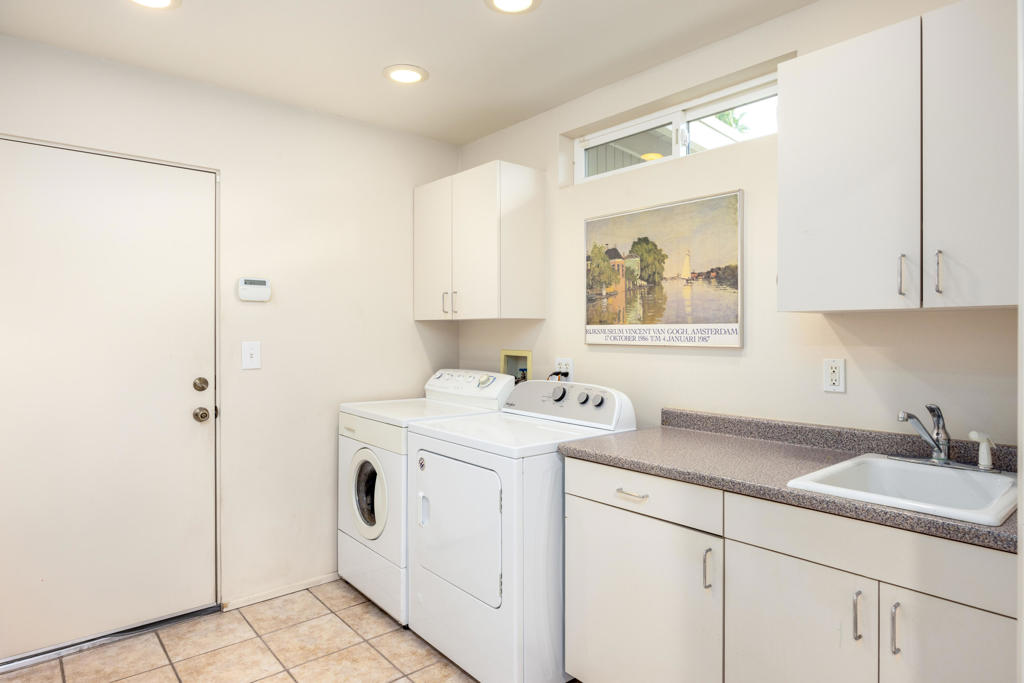 5369 E Lakeside Drive