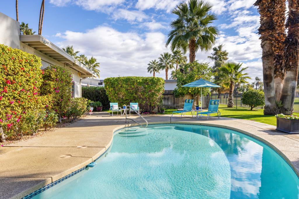 5369 E Lakeside Drive