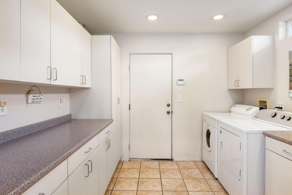 5369 E Lakeside Drive