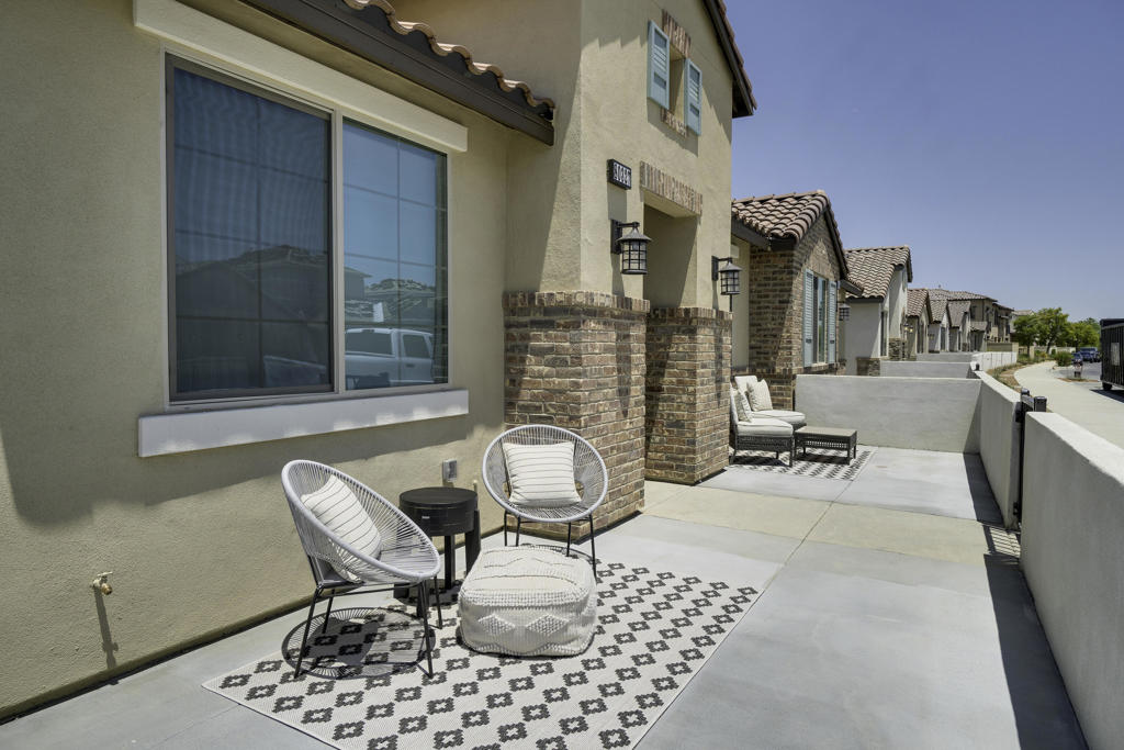 80327 Whisper Rock Way