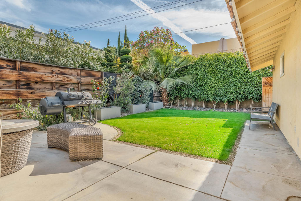 54885 Avenida Alvarado