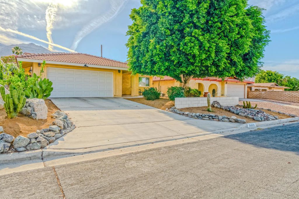 54885 Avenida Alvarado