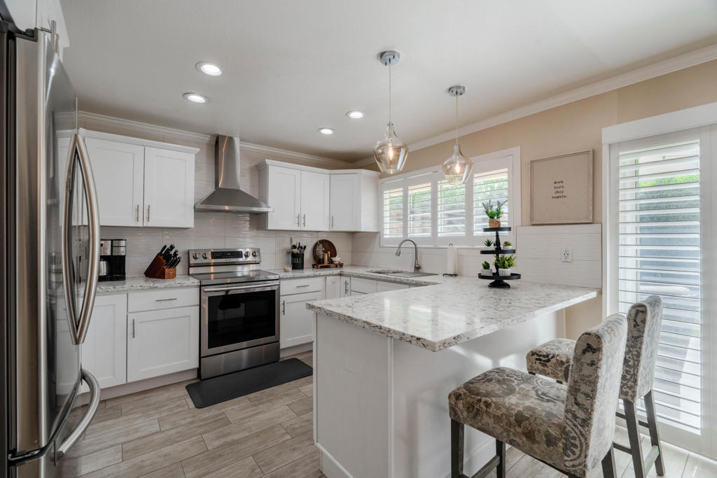 54885 Avenida Alvarado