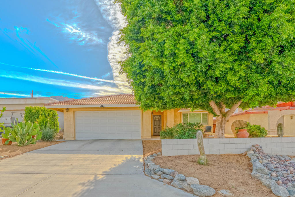 54885 Avenida Alvarado