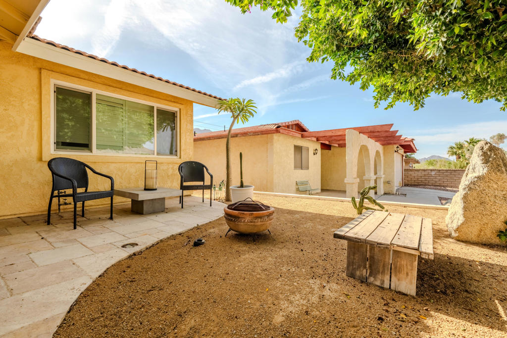 54885 Avenida Alvarado