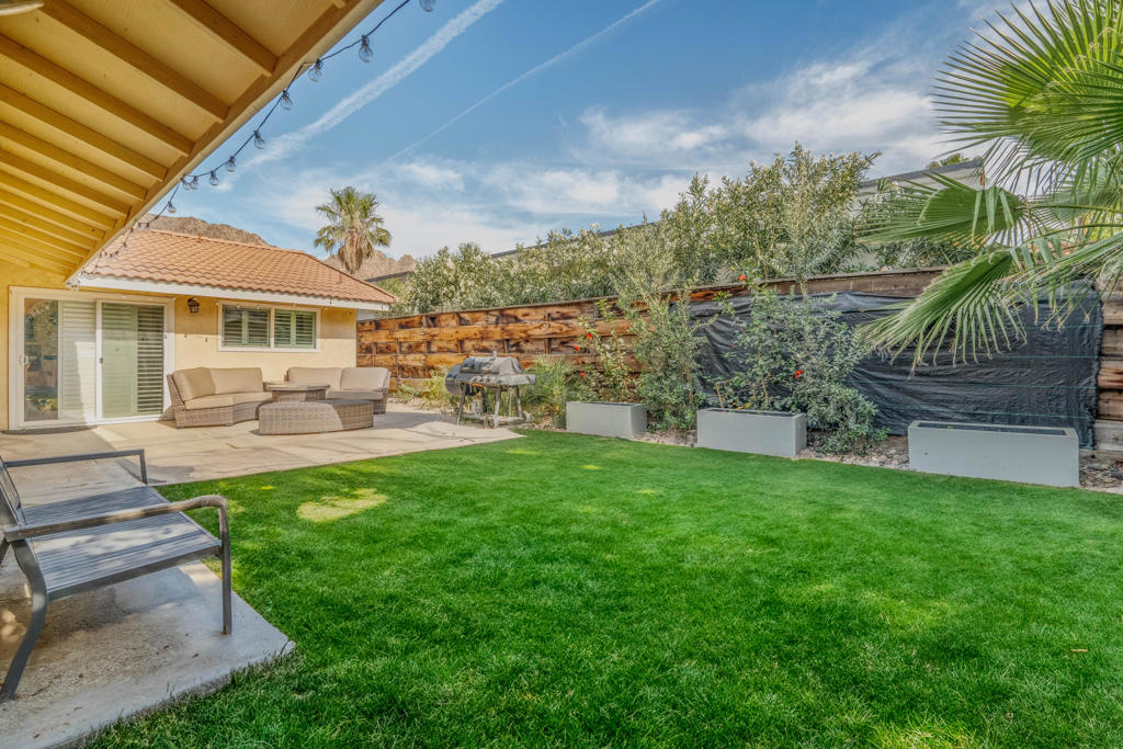 54885 Avenida Alvarado