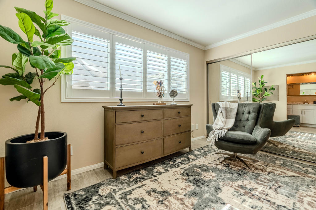 54885 Avenida Alvarado