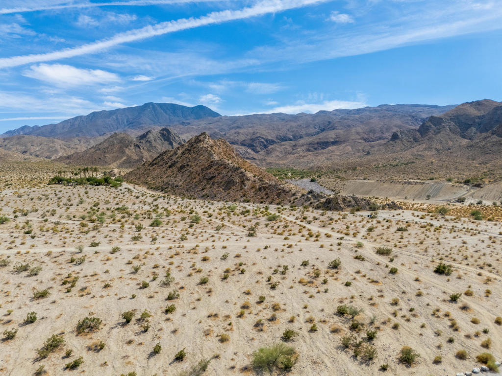 54885 Avenida Alvarado