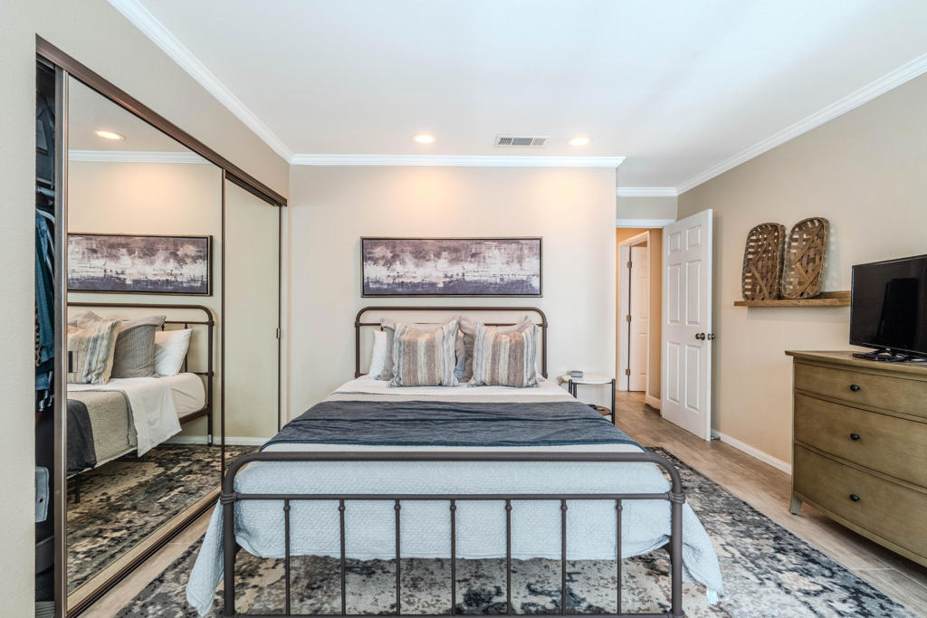 54885 Avenida Alvarado