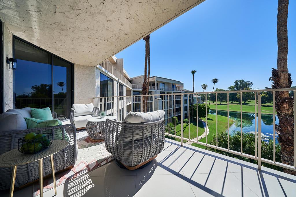910 Island Drive 407