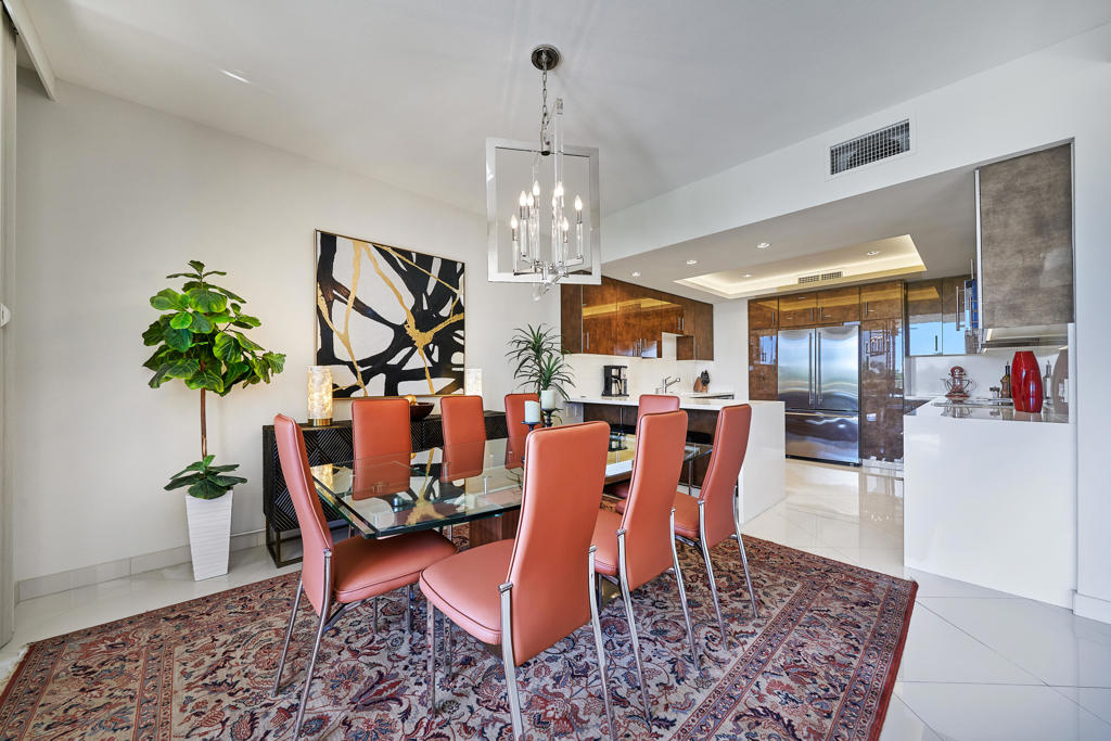 910 Island Drive 407