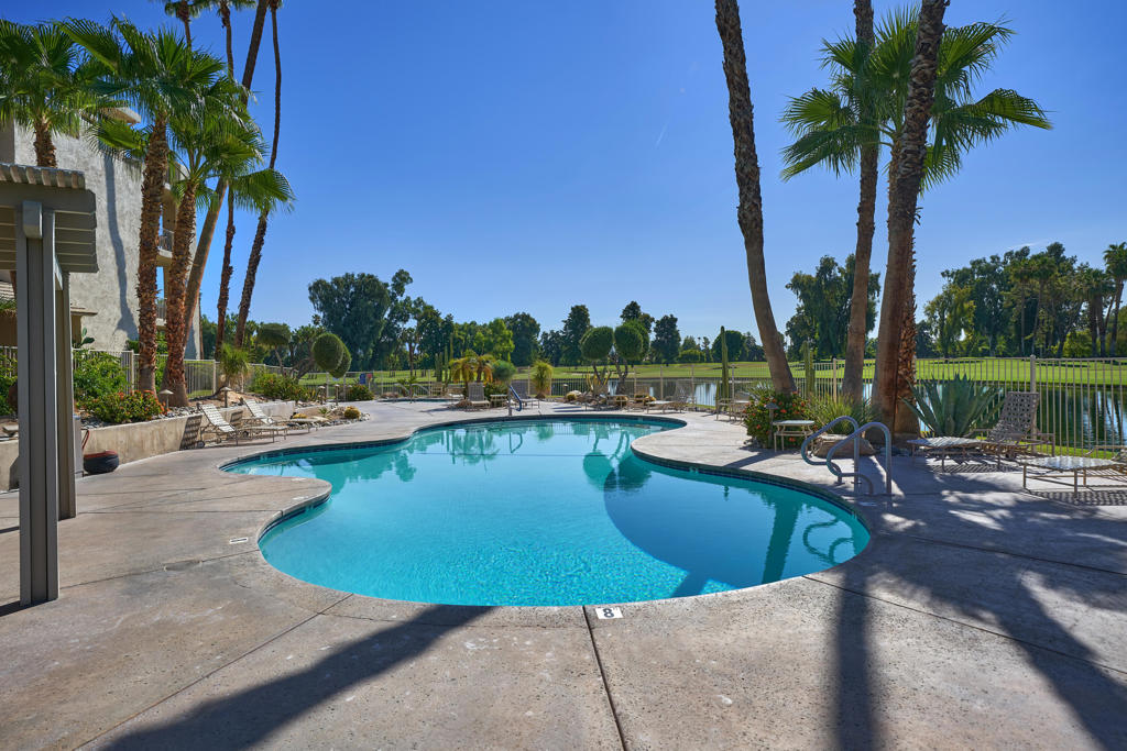 910 Island Drive 407