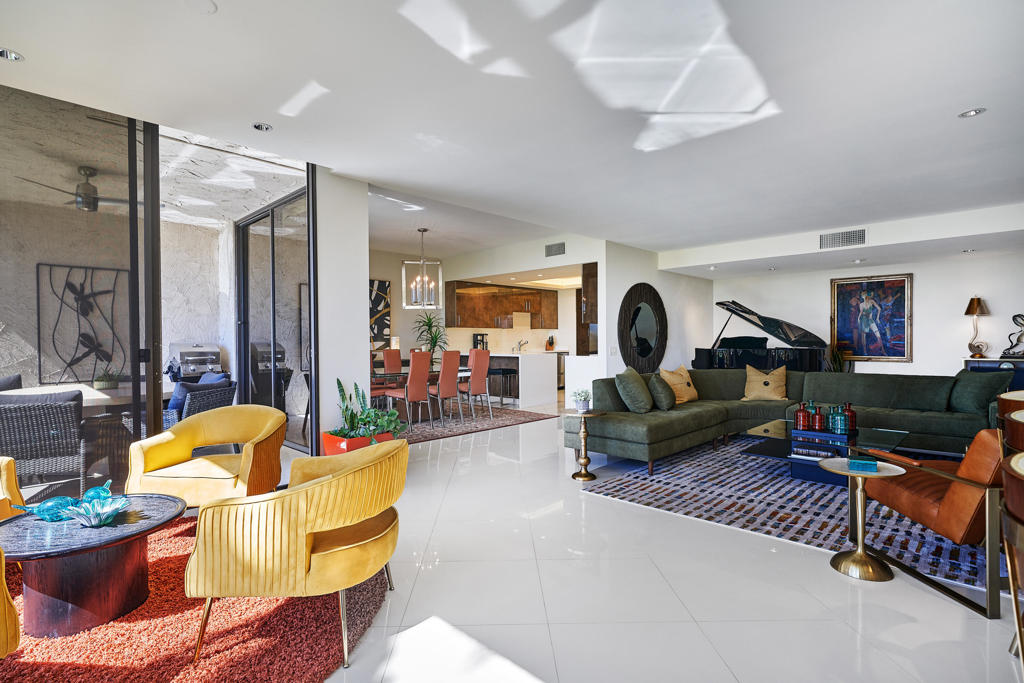 910 Island Drive 407