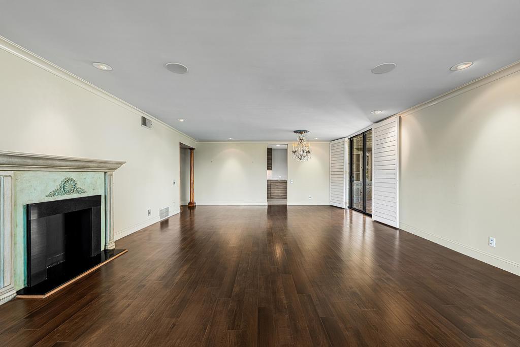 1660 S La Reina Way 1b