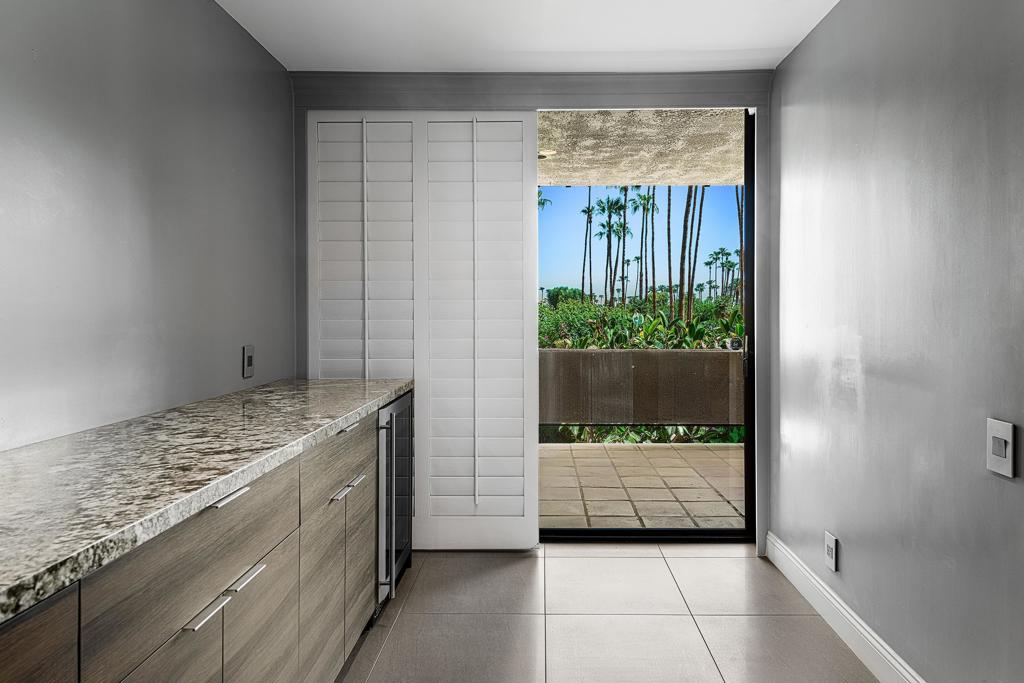 1660 S La Reina Way 1b