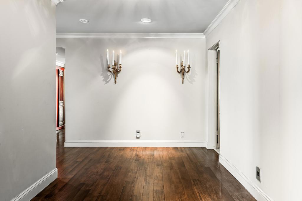 1660 S La Reina Way 1b