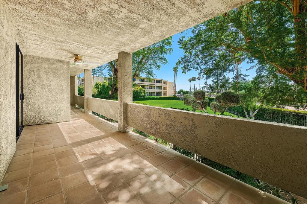 1660 S La Reina Way 1b