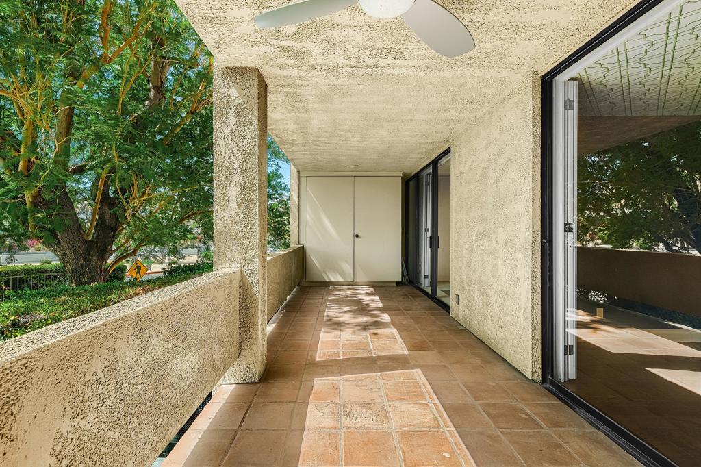 1660 S La Reina Way 1b