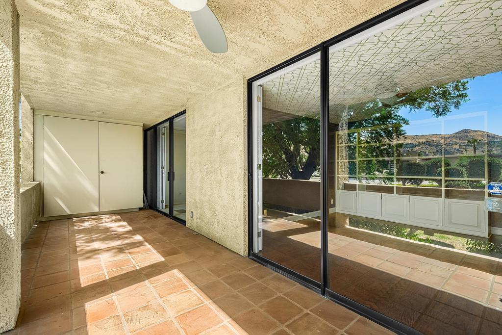 1660 S La Reina Way 1b