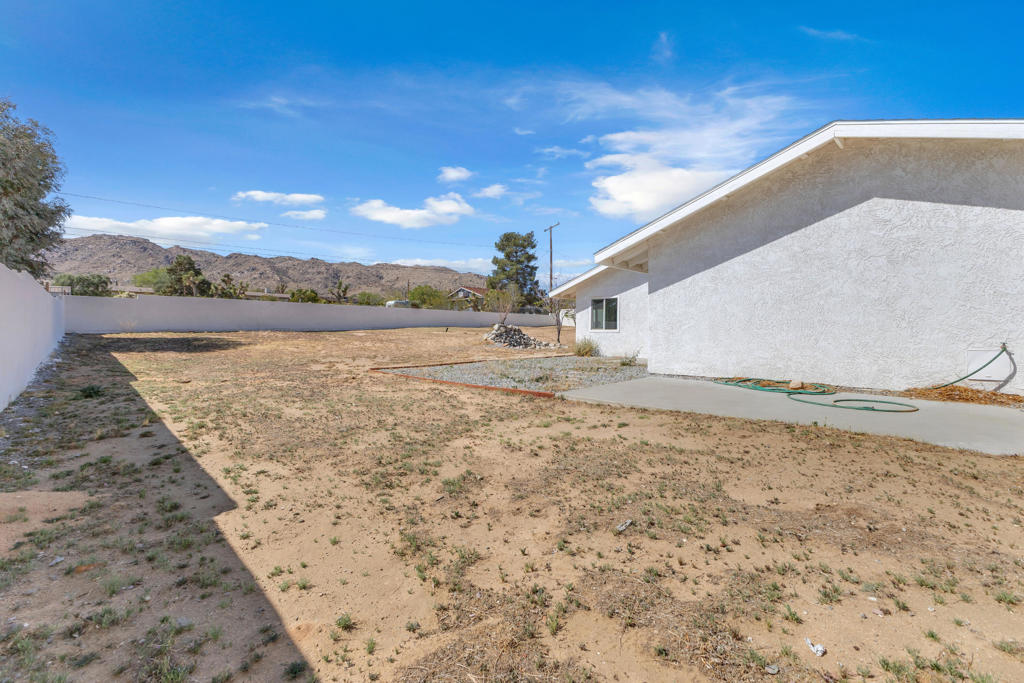 60711 Natoma Trail