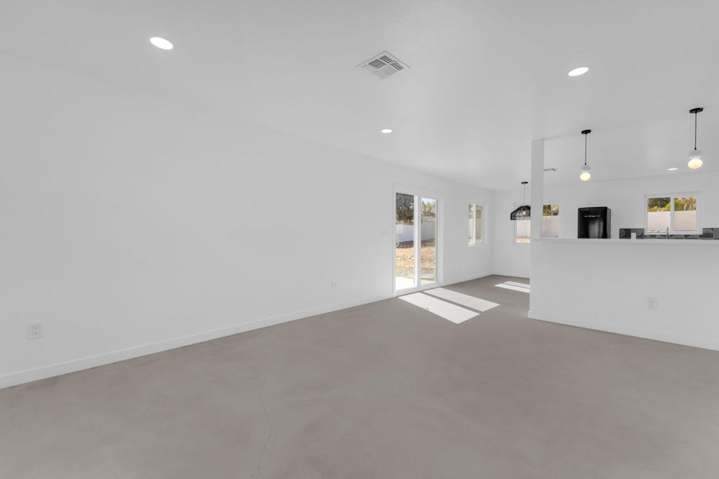 60711 Natoma Trail