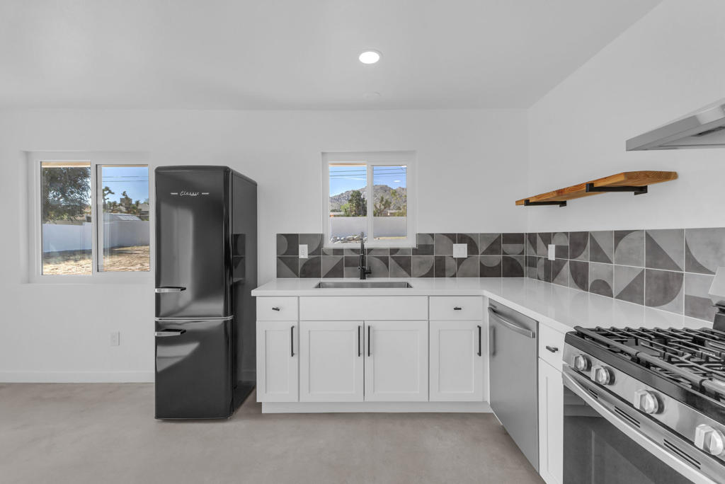 60711 Natoma Trail