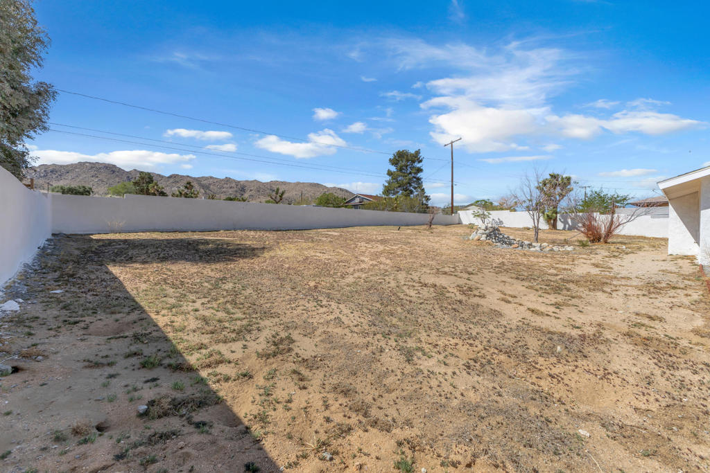 60711 Natoma Trail