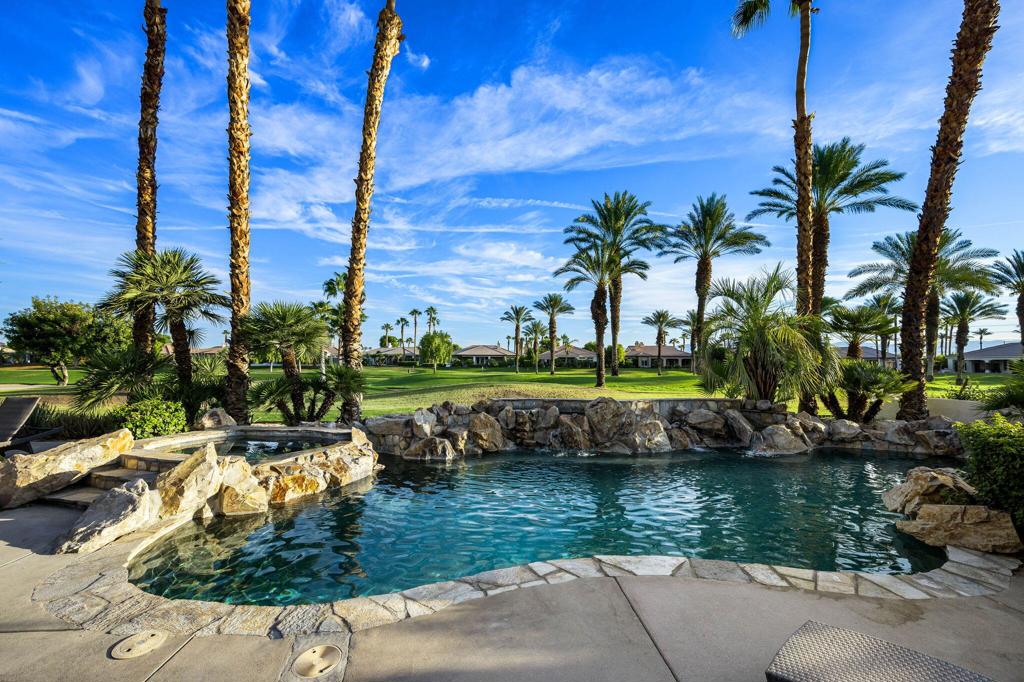 81390 Golf View Drive