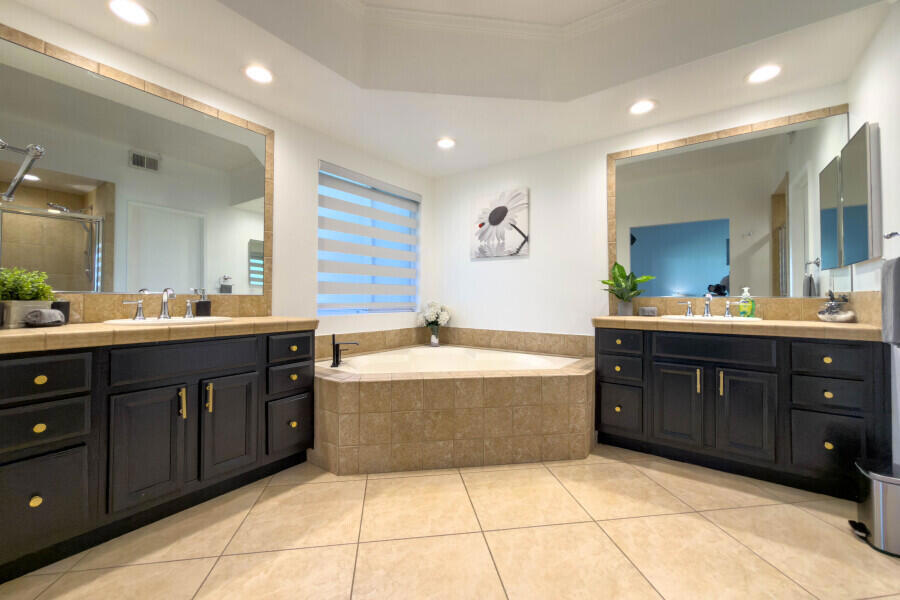 191 Desert Falls Drive E