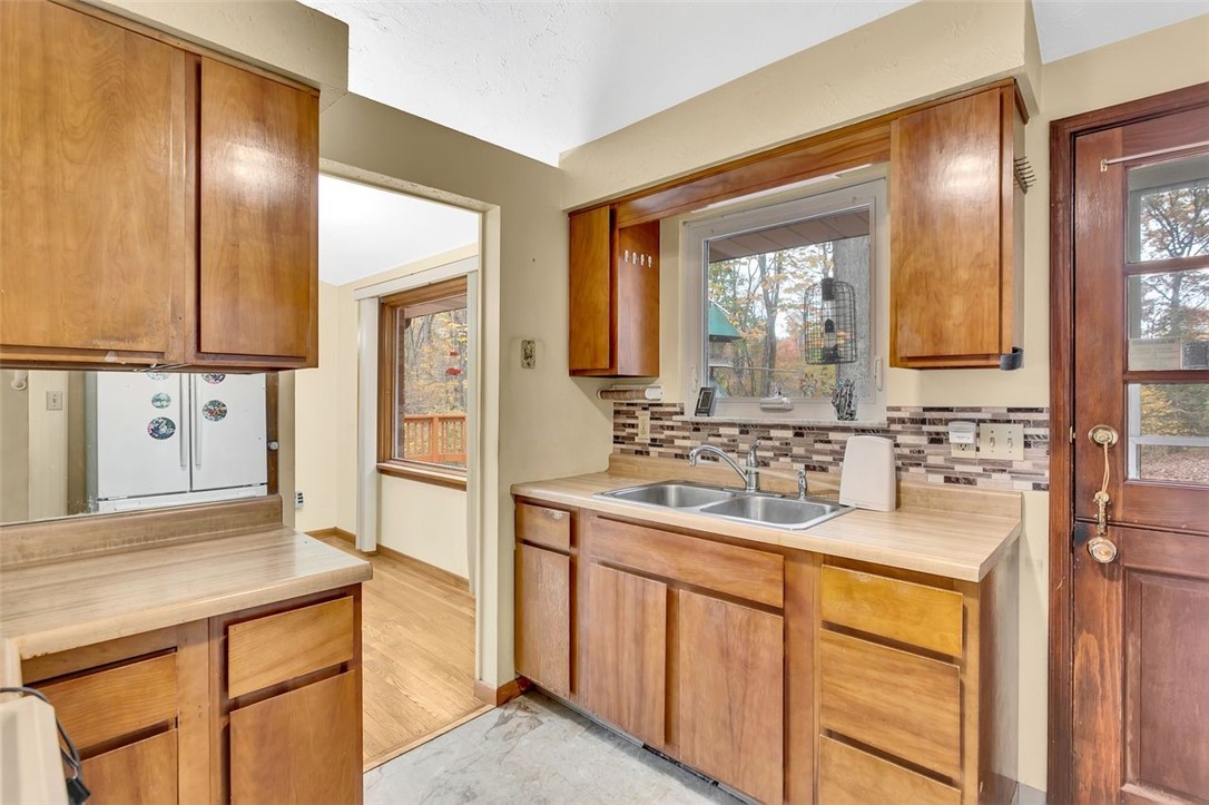 128 Crescent Hill Dr