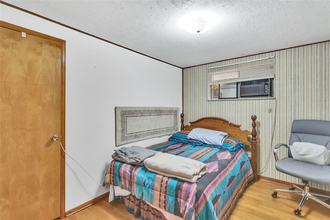 128 Crescent Hill Dr