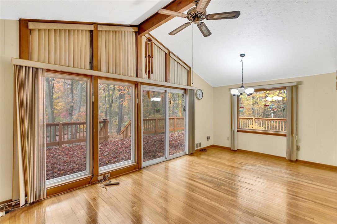 128 Crescent Hill Dr