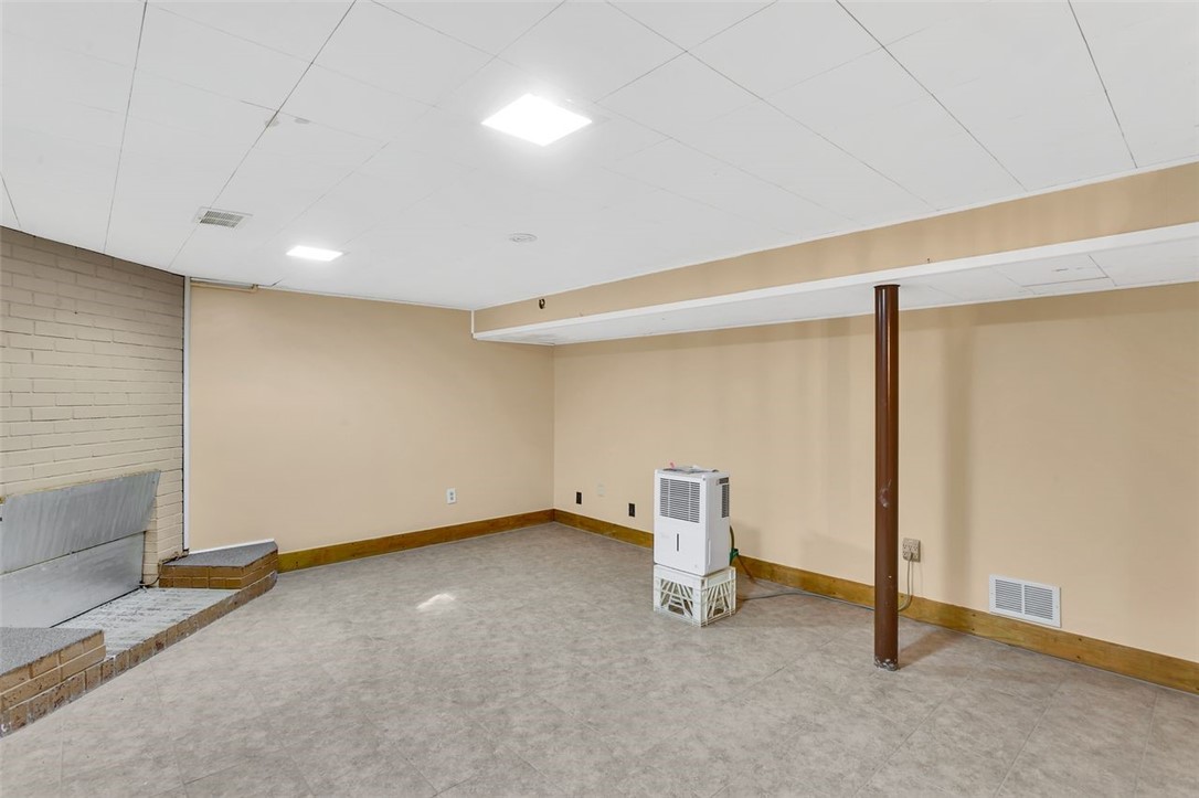 128 Crescent Hill Dr